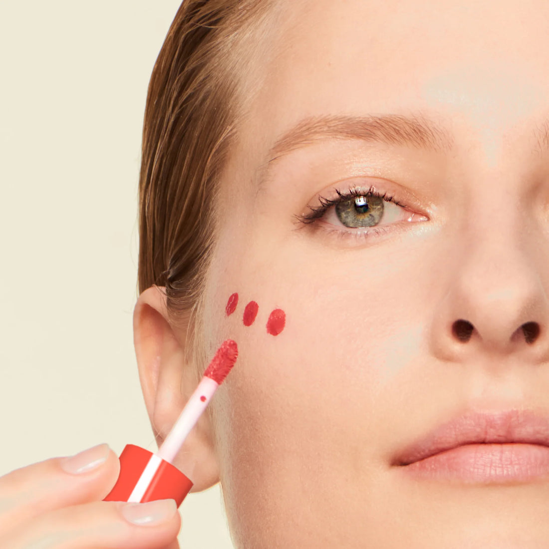 Alleven Beauty Instant Colour -monikäyttöinen hoitava meikki huulille, poskille ja luomille