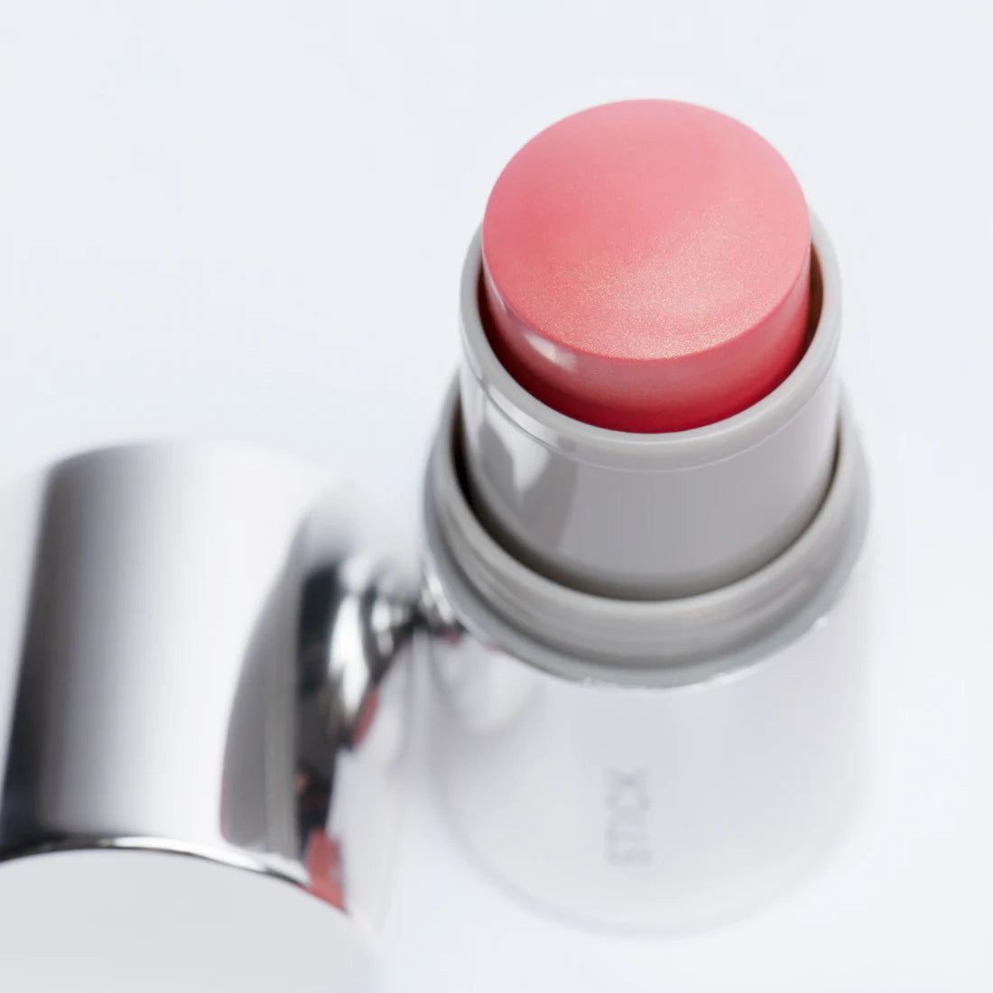 Loni Baur Editions Blush Stick 01 Peach Blush Poskipunastick 4 g