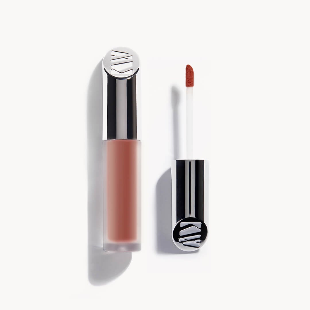 Kjaer Weis Mattahuulipuna Matte Naturally Liquid Lipstick