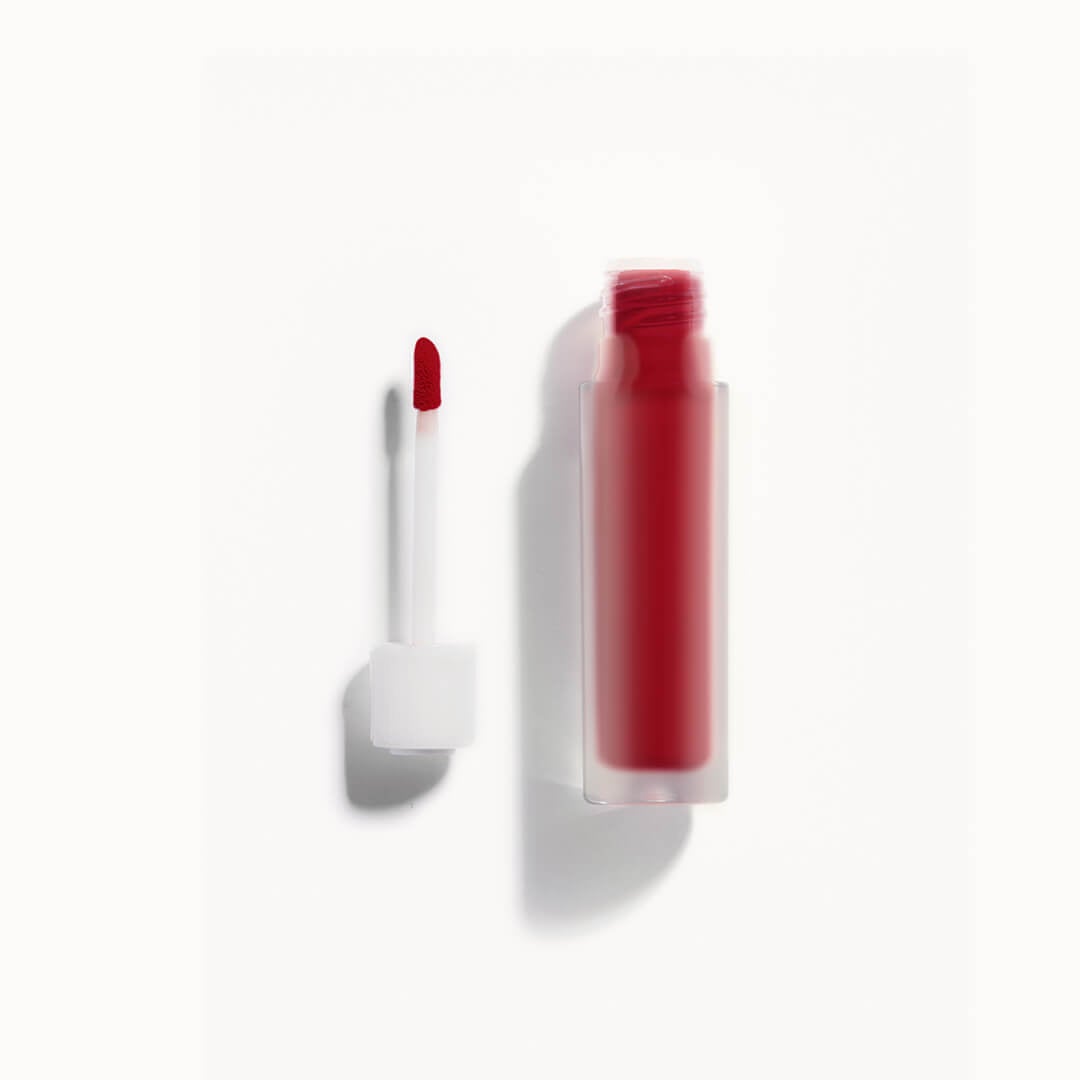 Kjaer Weis Mattahuulipuna Matte Naturally Liquid Lipstick